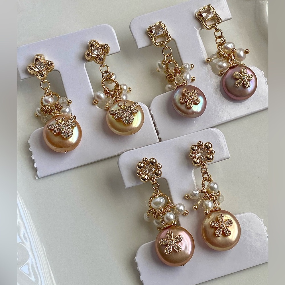E140-Handmade High Quality Puffy Coin Pearl Earrings